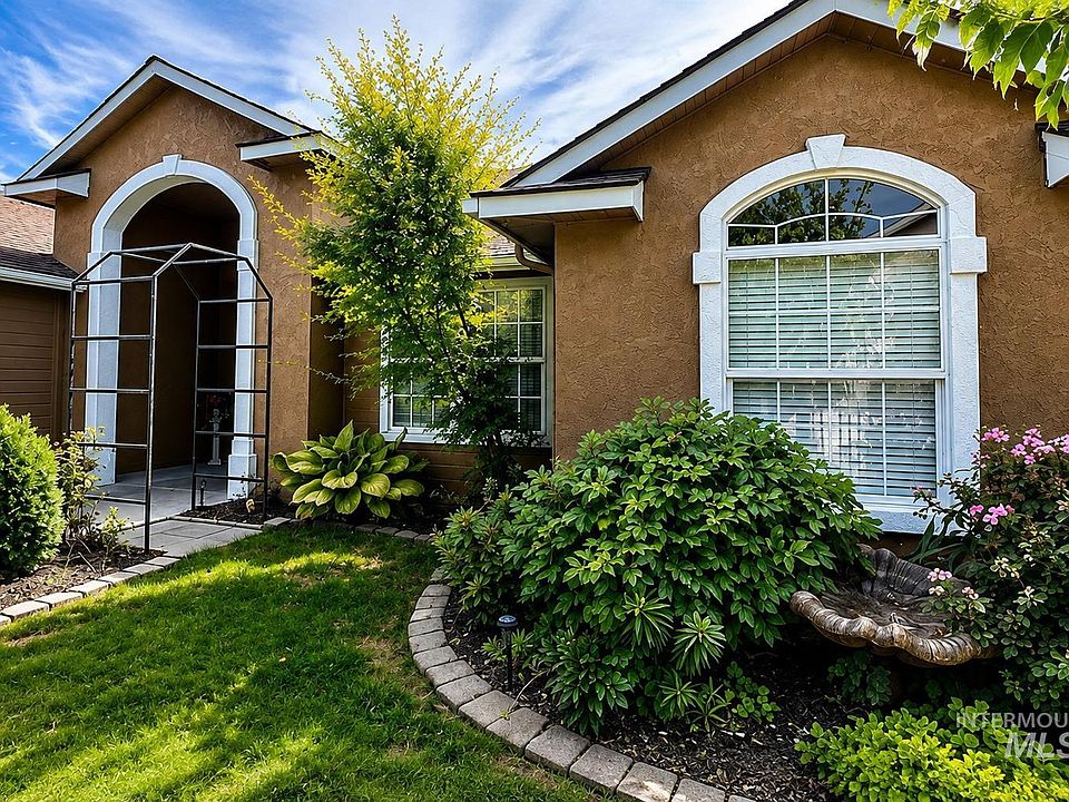 1st image of 617 Cornwall Way