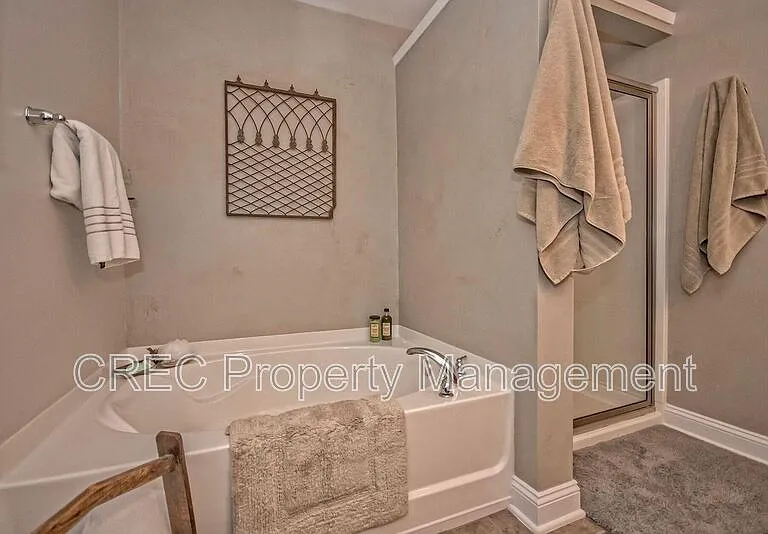 3639 Bagley Dr — Photo 17