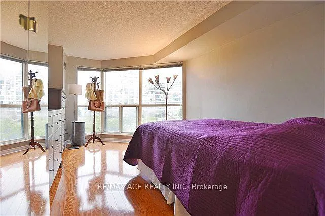 2261 Lake Shore Blvd W #301 — Photo 11