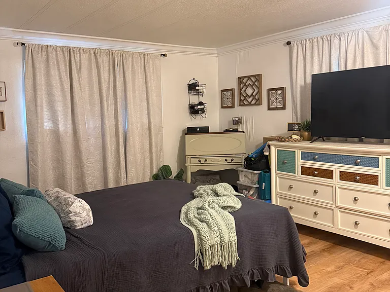 4144 Royal Manor Blvd — Photo 9