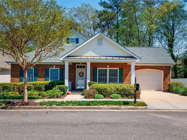 11701 Village Garden Dr, Chester, VA 23831