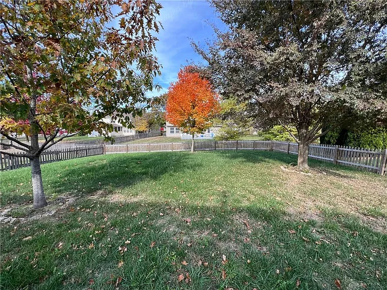 1131 Windsong Trl — Photo 45