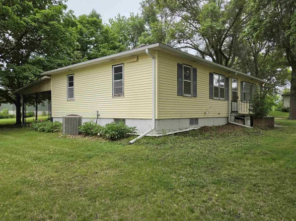 995 Edward St, Humboldt, NE 68376