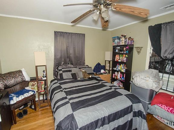 5th image of 1723 Warner Ave