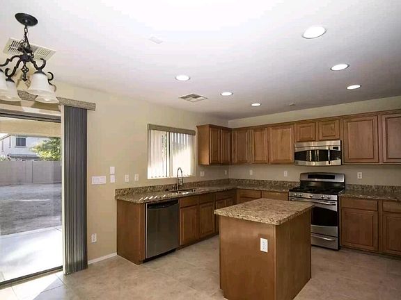 4th image of 2321 W Steed Ridge