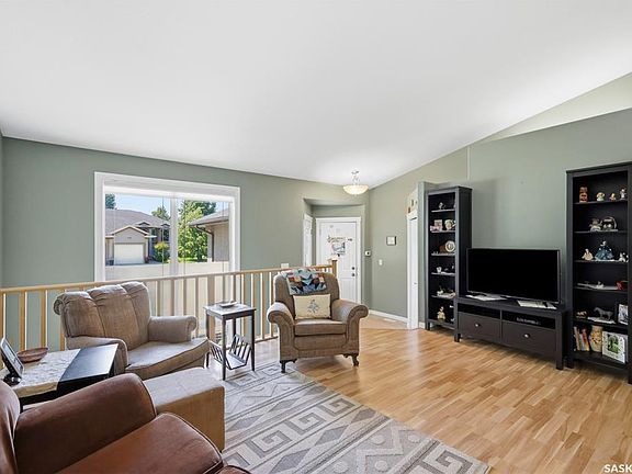 5th image of 231 Maguire COURT