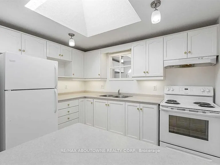 51 Boulder Cres #MAIN — Photo 9