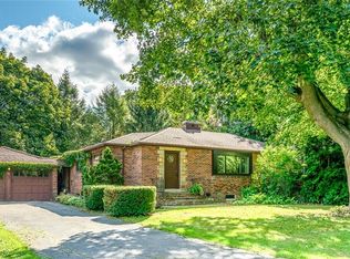 320 Weymouth Dr, Rochester, NY 14625