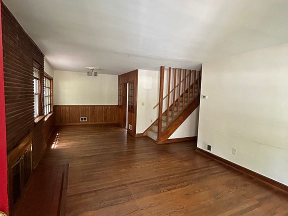 5th image of 904 N Jacksonville St