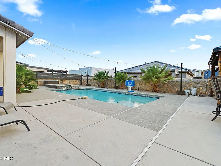 917 Airship Pl — Photo 37