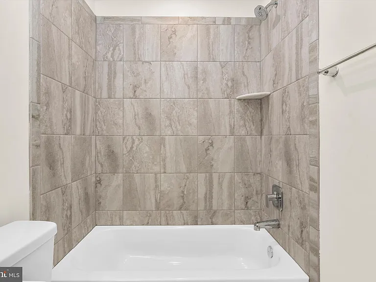 1102 Thomas Trl — Photo 26