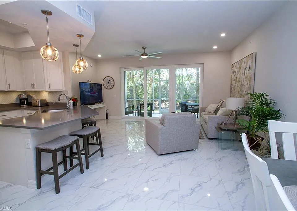 244 Indies Dr E #101