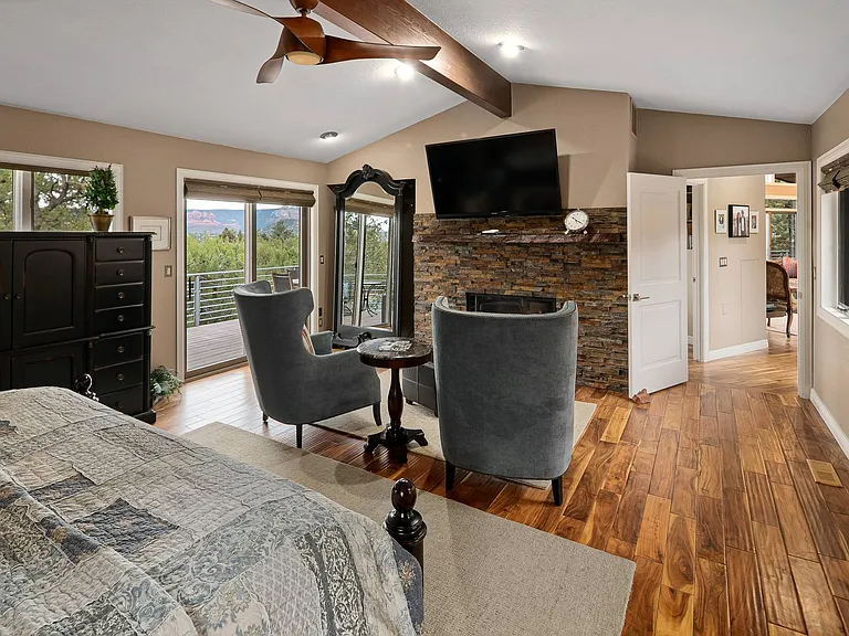 123 Foothills South Dr — Photo 12