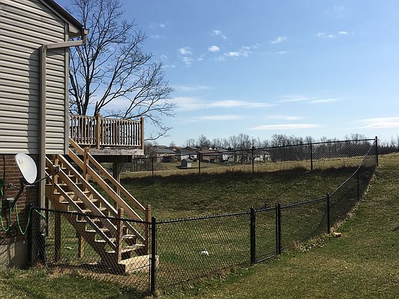 4th image of 155 Waller Dr