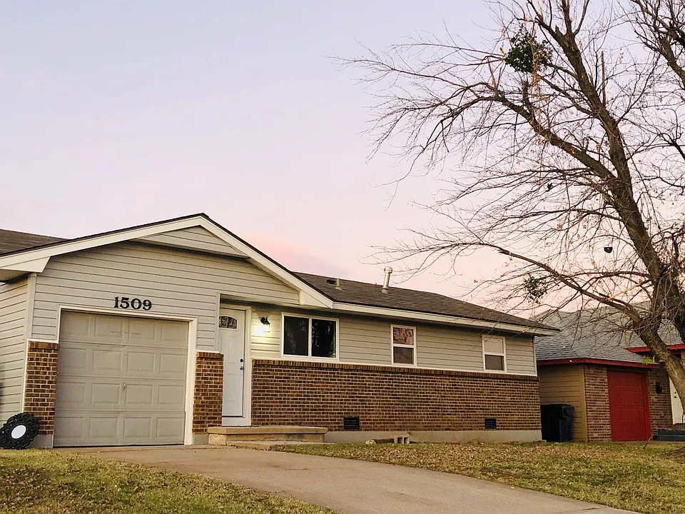 1509 SE 45th St