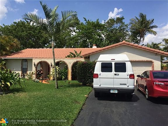 2nd image of 869 NW 84th Ln