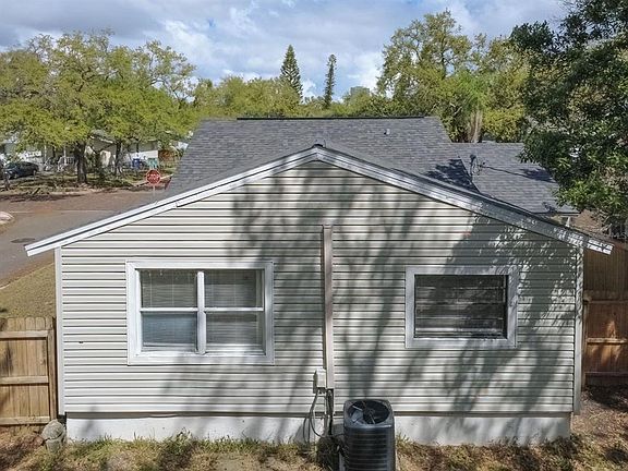 4th image of 546 16TH AVENUE S