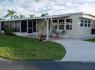 2042 Champion St, Sarasota, FL 34231
