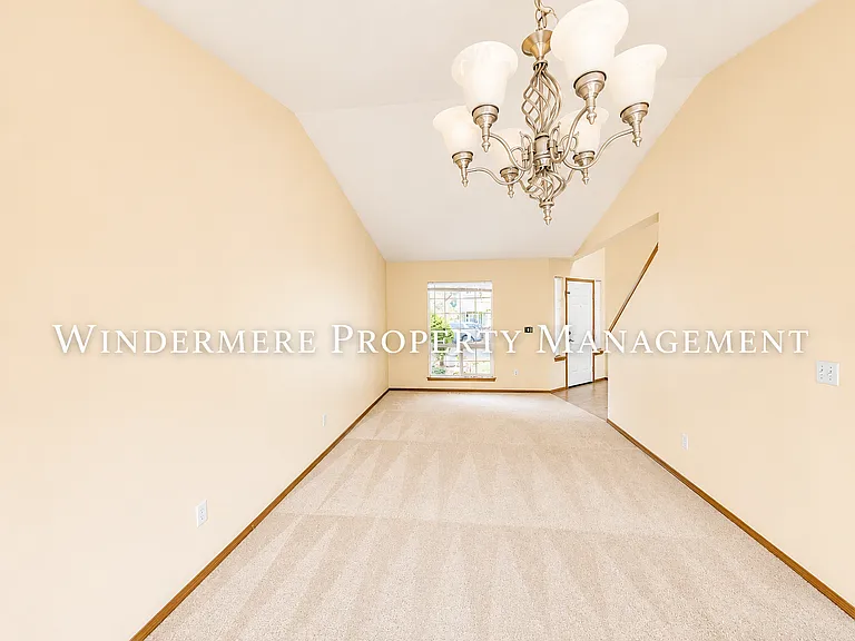 3005 NE Yale Way — Photo 5