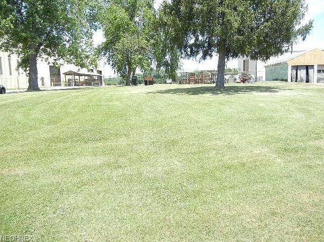 65 x 150 level lot on Armstrong Ave.