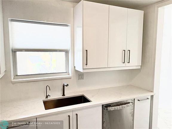 4th image of 4071 N Dixie Hwy APT 21