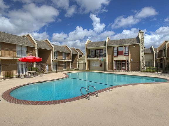 5th image of 3925 Arlington Square Dr #515