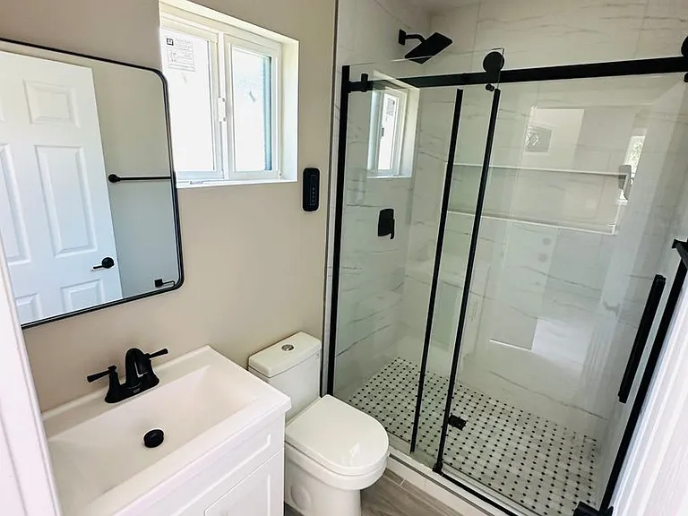 Gorgeous 1BD/1BA all appliances included. Move in ready!! — Photo 3