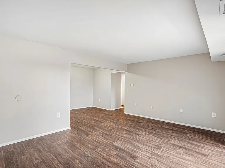 Regency Place Apartments — Photo 8
