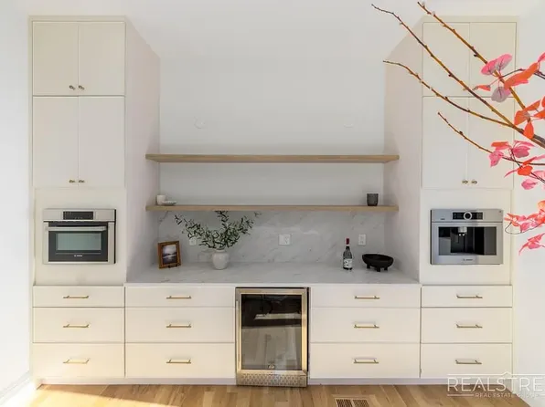 16 Goodwin Place image 10 of 23