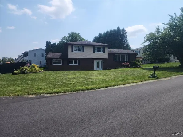 3466 Lafayette Dr, Bethlehem, PA 18020