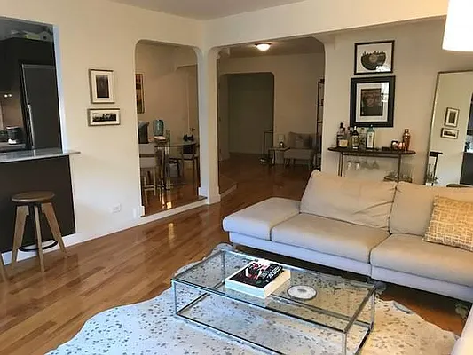 Rented by R New York | media 1