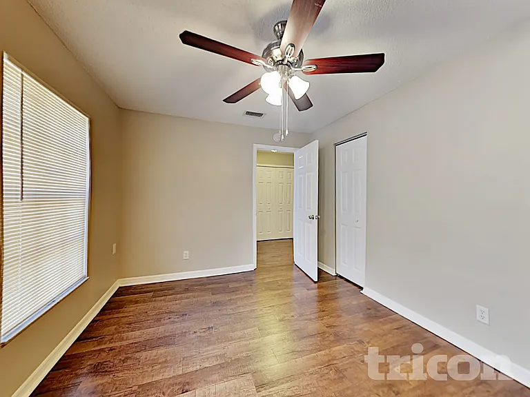 2025 Helm Ln — Photo 20