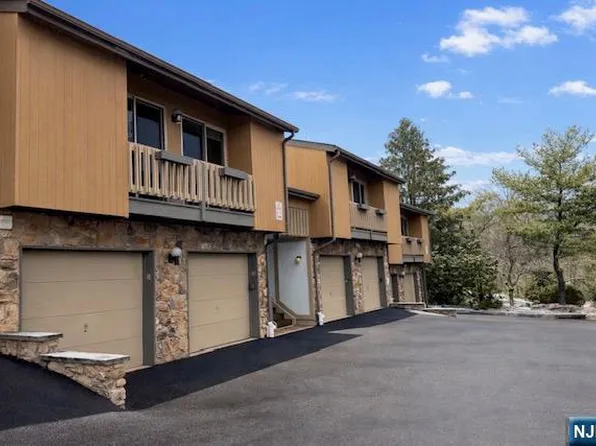 10 Larkin Cir #2110, West Orange, NJ 07052