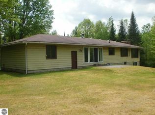 8497 N Cook Ave, Marion, MI 49665