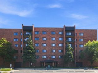 9357 Landings Ln Unit 401, Des Plaines, IL 60016