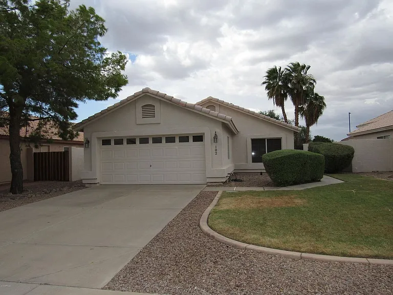 102 W Gail Dr — Photo 1