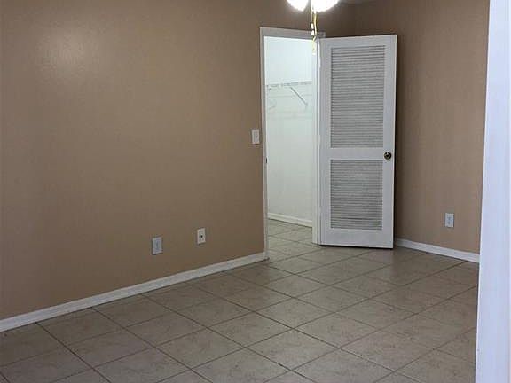 3rd image of 1019 Cape Coral Pkwy W