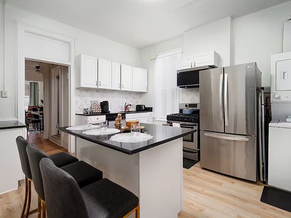 The furniture shown in this photo belongs to the current tenant.