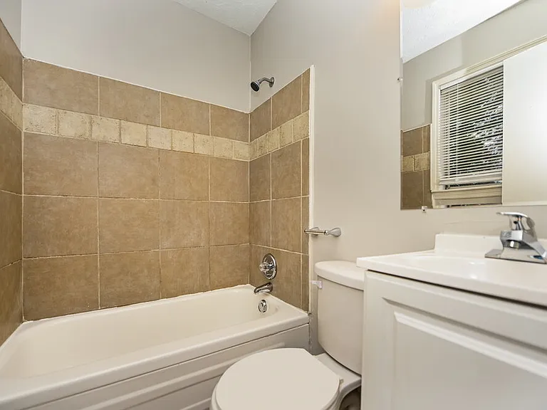 6183 Fieldcrest Dr — Photo 15