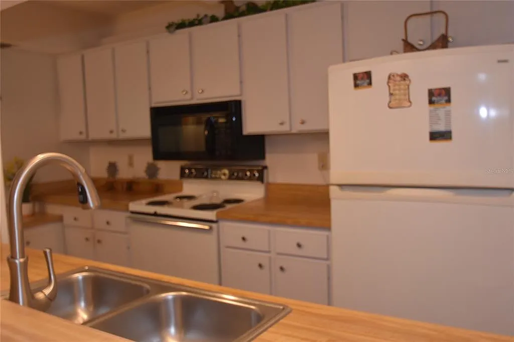2 bed, 2.0 bath, 1216 sqft, $2,400 — Photo 3