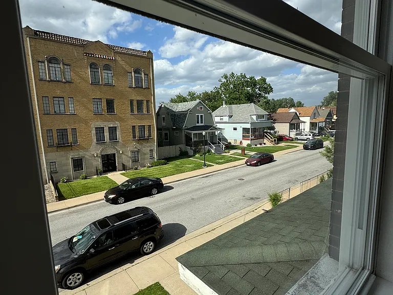 228 Carroll St — Photo 3