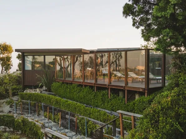 1438 N Kenter Ave, Los Angeles, CA 90049