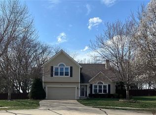 108 Jasmine Cir, Smithville, MO 64089