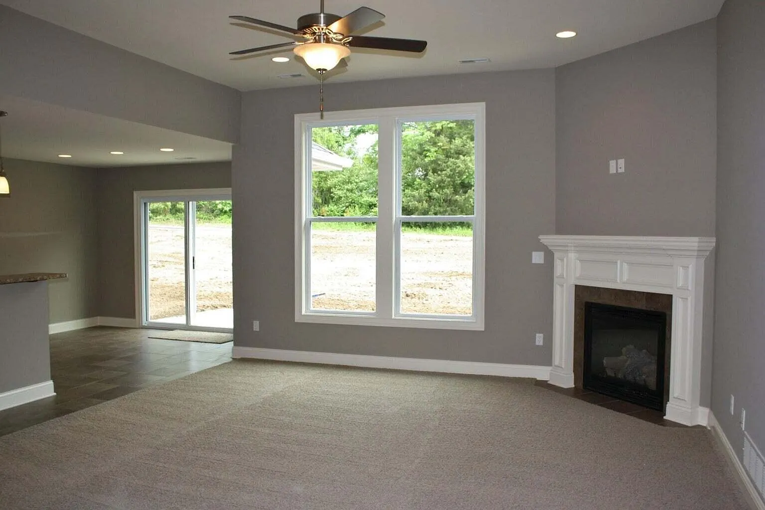 3 bed, 2.0 bath, 1700 sqft, $2,150 — Photo 3