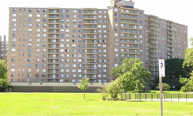 1st image of 7061 N Kedzie Ave Suite 1102
