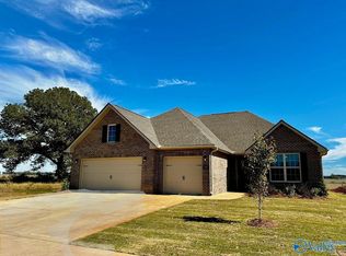 104 Cowdray Cir, Toney, AL 35773