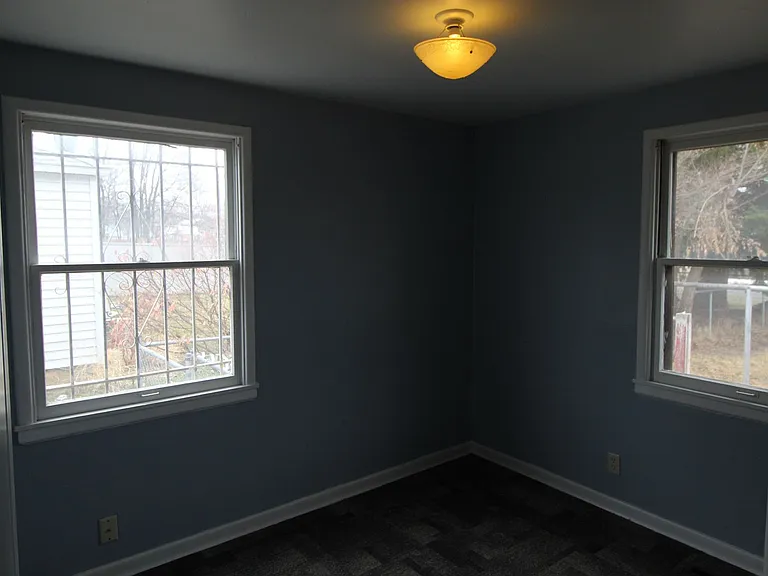 1204 E Bismark Ave — Photo 6