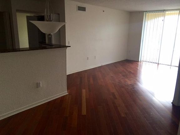3rd image of 13770 NE 3rd Ct APT 202