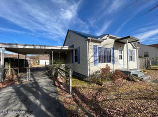 407 E 4th St, La Follette, TN 37766