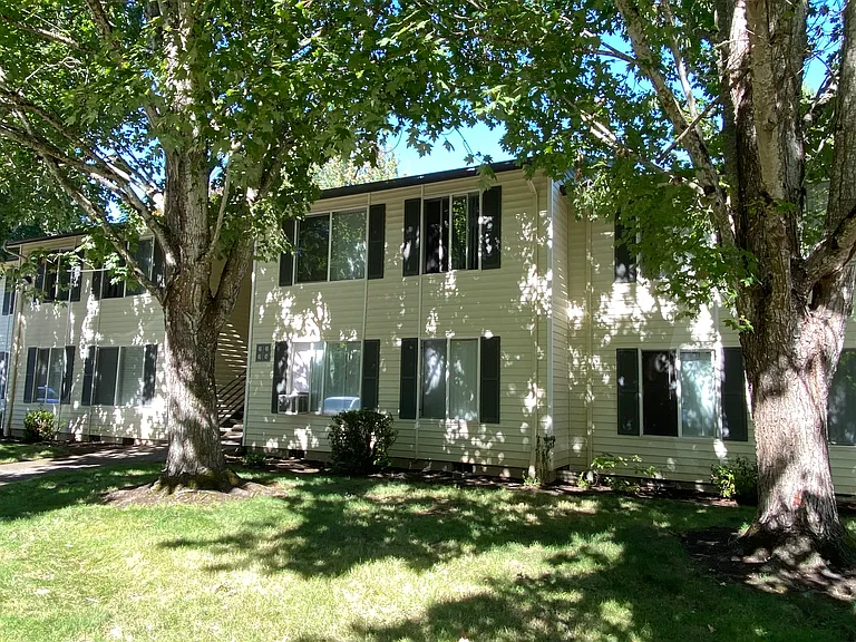 Canyon Ridge Apartments — Photo 4